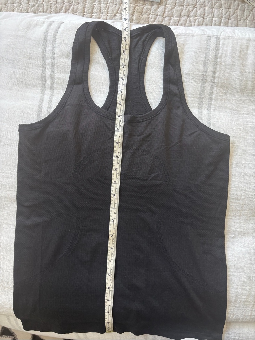 Lululemon Swiftly Tech Racerback Tank Top 2.0
Hip Length
